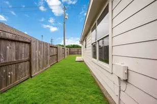 8426 Bay Run Ave, Baytown, TX 77521 - Photo 29
