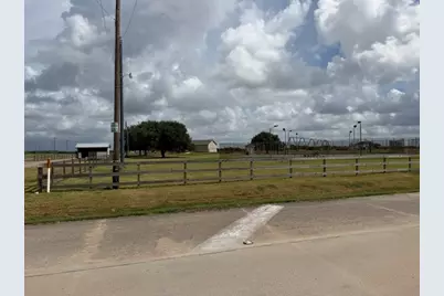 1032 Chuckwagon Trail, Angleton, TX 77515 - Photo 7