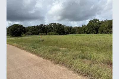 1032 Chuckwagon Trail, Angleton, TX 77515 - Photo 5