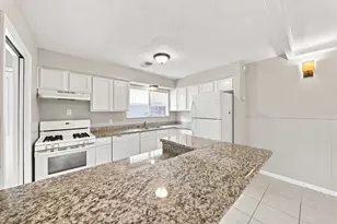 914 Martha St, Deer Park, TX 77536 - Photo 11