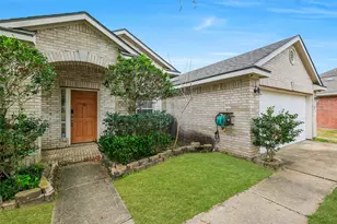 3018 Park Springs Ln, Sugar Land, TX 77479 - Photo 3