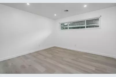 1703 Droxford Drive, Houston, TX 77008 - Photo 17