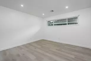 1703 Droxford Dr, Houston, TX 77008 - Photo 17
