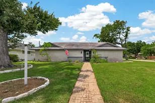 1703 Droxford Dr, Houston, TX 77008 - Photo 1