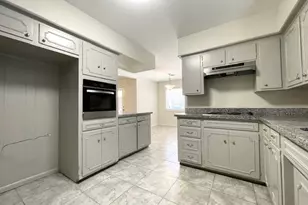 2708 Encino Ave, Bay City, TX 77414 - Photo 5