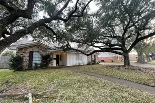 2708 Encino Ave, Bay City, TX 77414 - Photo 1