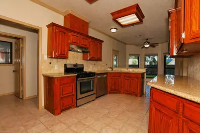 112 Portulaca Street, Lake Jackson, TX 77566 - Photo 5