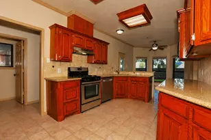 112 Portulaca St, Lake Jackson, TX 77566 - Photo 5