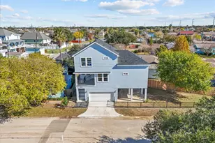 1910 Bayou Shore Dr, Galveston, TX 77551 - Photo 3