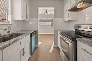 8746 Parkway Forest Dr, Houston, TX 77044 - Photo 9