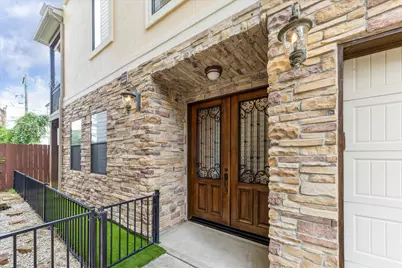 1512 Thompson Street #3, Houston, TX 77007 - Photo 1