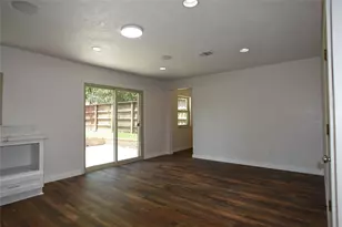 10511 Eddystone Dr, Houston, TX 77043 - Photo 9