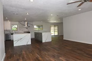 10511 Eddystone Dr, Houston, TX 77043 - Photo 5