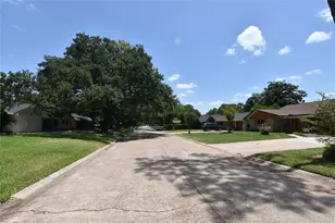 10511 Eddystone Dr, Houston, TX 77043 - Photo 29