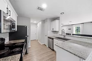 15011 Crockett Rd, Willis, TX 77378 - Photo 9