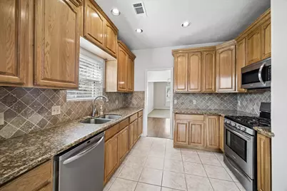 806 Charles Place, Baytown, TX 77521 - Photo 11