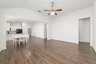 2826 Painted Sunrise Trail, Houston, TX 77045 - Photo 11