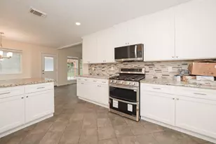 8811 Tan Oak Cir, Tomball, TX 77375 - Photo 11