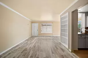 421 Emerson St, Houston, TX 77006 - Photo 9