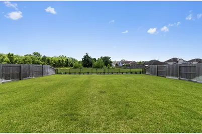 12114 Champions Forest Drive, Mont Belvieu, TX 77535 - Photo 33