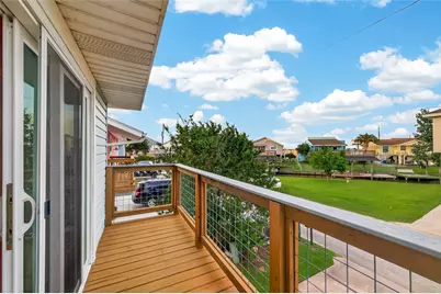 4 N Sandpiper Street, La Marque, TX 77568 - Photo 9