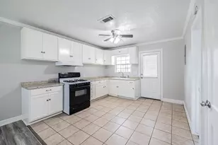 2206 Alabama St, Baytown, TX 77520 - Photo 13
