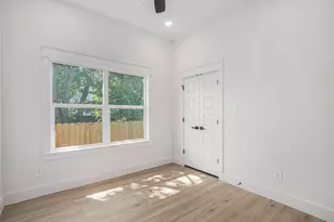 4825 Pederson St, Houston, TX 77033 - Photo 9