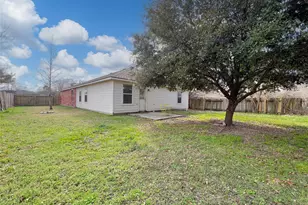 9823 Cassowary Dr, Conroe, TX 77385 - Photo 37