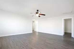 9823 Cassowary Dr, Conroe, TX 77385 - Photo 9