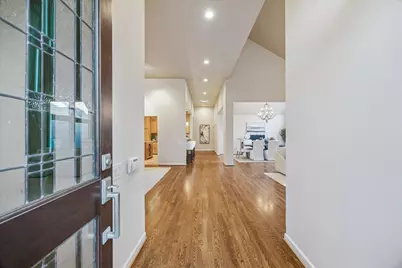 2702 S Glen Haven Boulevard, Houston, TX 77025 - Photo 3