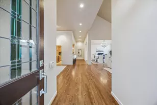 2702 S Glen Haven Blvd, Houston, TX 77025 - Photo 3