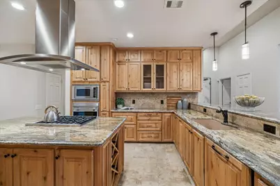 2702 S Glen Haven Boulevard, Houston, TX 77025 - Photo 9