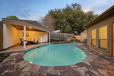 2702 S Glen Haven Boulevard, Houston, TX 77025 - Photo 17