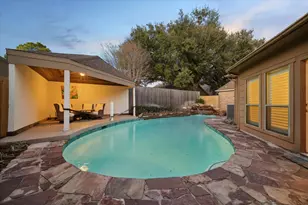 2702 S Glen Haven Blvd, Houston, TX 77025 - Photo 17