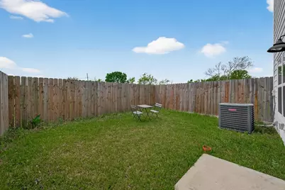 9724 Racine Street, Houston, TX 77029 - Photo 25