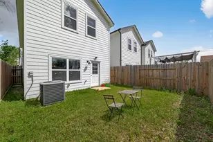 9724 Racine St, Houston, TX 77029 - Photo 27