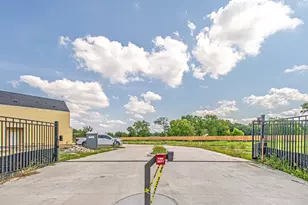 9113 Highland Northern Way St, Houston, TX 77088 - Photo 13