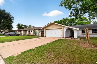 7622 Bubbling Spring Lane, Houston, TX 77086 - Photo 3