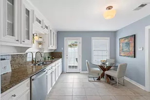 1102 Winston St, Houston, TX 77009 - Photo 11