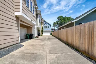 837 W 25th St, Houston, TX 77008 - Photo 3