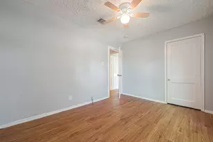 4810 Carmen St, Houston, TX 77033 - Photo 11