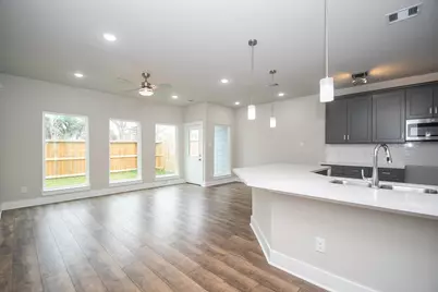 4401 Alvin #B, Houston, TX 77051 - Photo 3