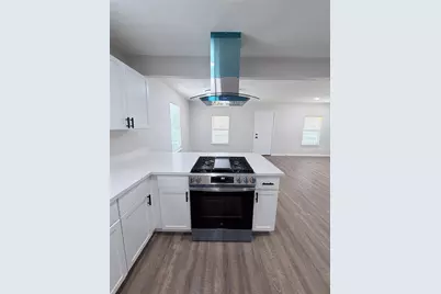 2915 Creston Drive, Houston, TX 77026 - Photo 7