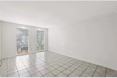 4637 Wild Indigo Street #492, Houston, TX 77027 - Photo 5