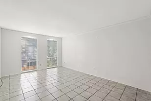 4637 Wild Indigo St, Houston, TX 77027 - Photo 5