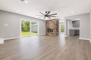10615 Piping Rock Ln, Houston, TX 77042 - Photo 3