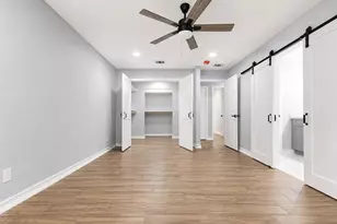 10615 Piping Rock Ln, Houston, TX 77042 - Photo 7