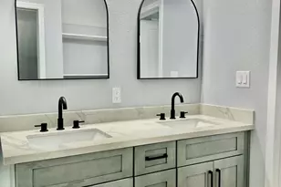10615 Piping Rock Ln, Houston, TX 77042 - Photo 13