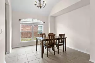 8817 Sunforest Ln, Pearland, TX 77584 - Photo 5