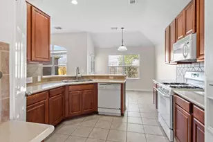 8817 Sunforest Ln, Pearland, TX 77584 - Photo 7